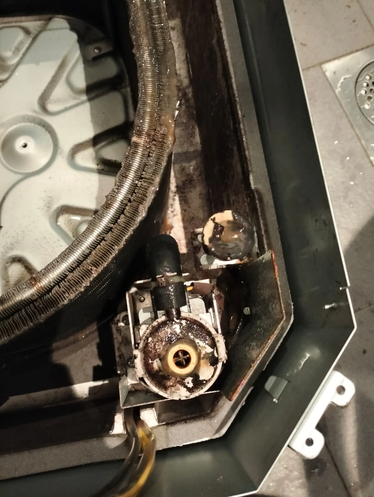 Cassette Drain Pump | LK Brothers Aircon Chemical Overhaul