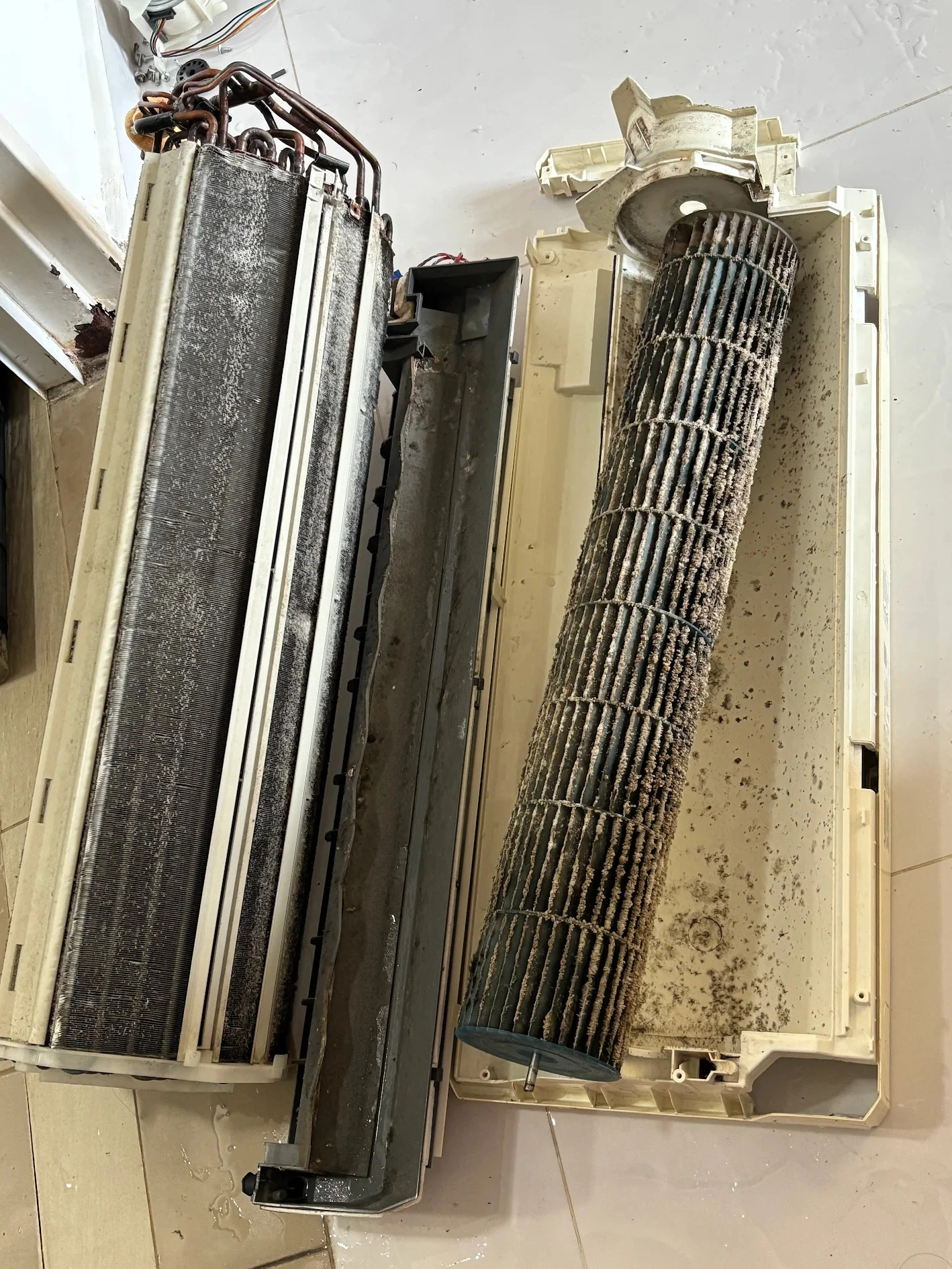 Dirty aircon coil before overhaul